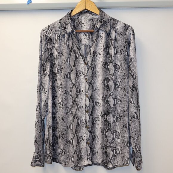 New York & Company Button Front Back Yoke, Cuffs Sz XL Chic Snake Print Blouse - Picture 1 of 14
